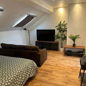 Immeuble Au Coeur De : Vivez L'experience Unique De La Rue Verbist Bruxelles
